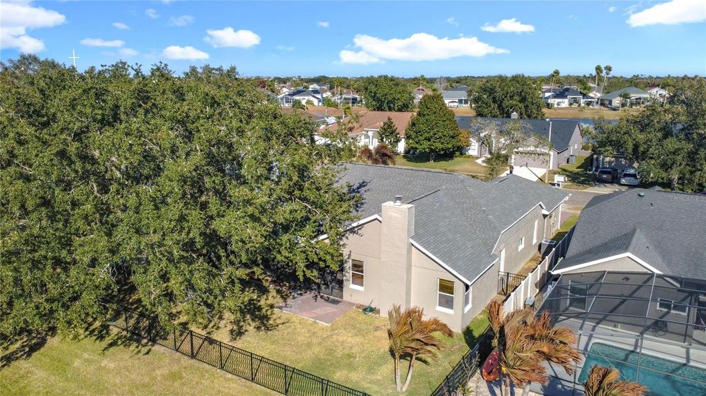 Image 65 of property listing at 14376 LORD BARCLAY DRIVE, Orlando, FL 32837