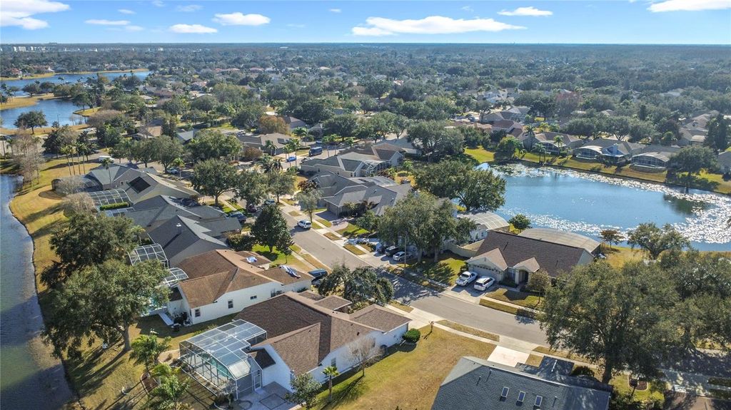 Image 75 of property listing at 14376 LORD BARCLAY DRIVE, Orlando, FL 32837