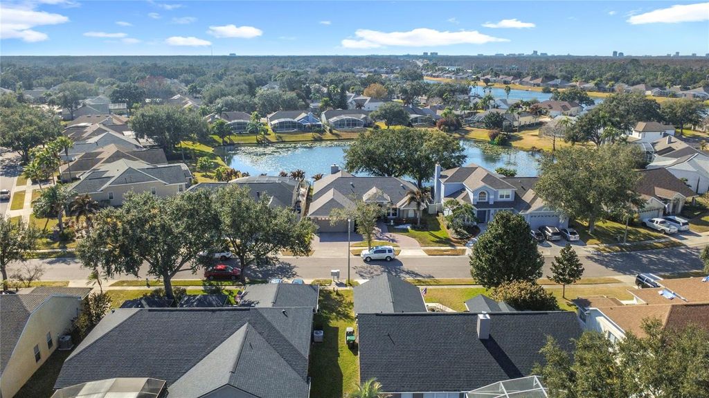 Image 77 of property listing at 14376 LORD BARCLAY DRIVE, Orlando, FL 32837