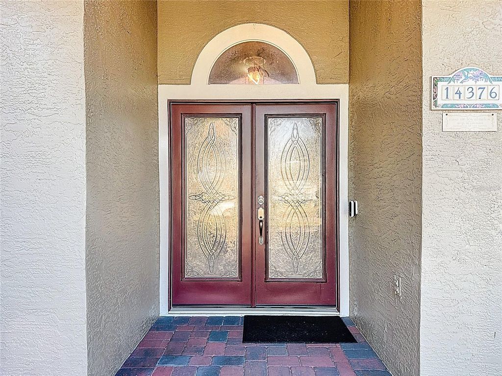 Image 10 of property listing at 14376 LORD BARCLAY DRIVE, Orlando, FL 32837