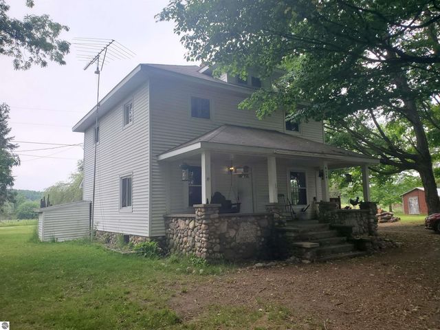 9530 W Denver Road, Lake, MI 48632