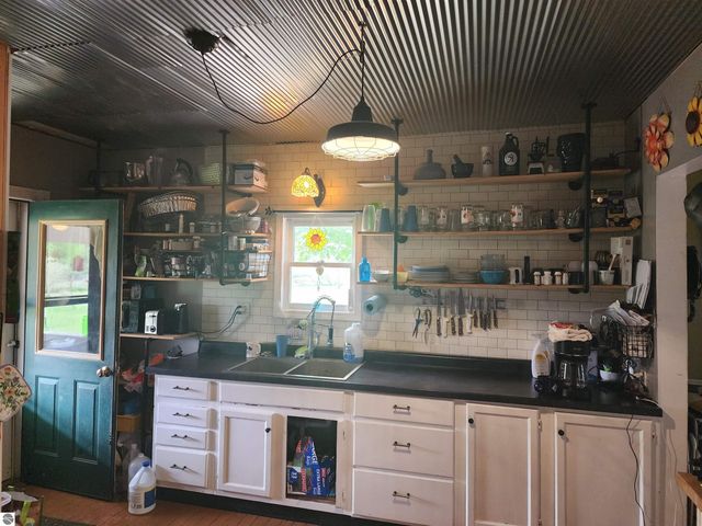 9530 W Denver Road, Lake, MI 48632