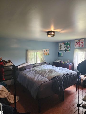 9530 W Denver Road, Lake, MI 48632