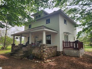 9530 W Denver Road, Lake, MI 48632