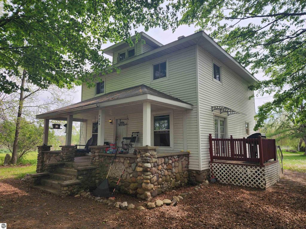 9530 W Denver Road, Lake, MI 48632