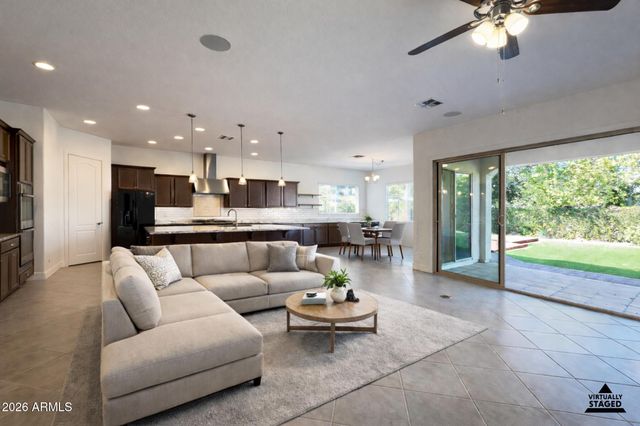 2110 E Aquarius Place, Chandler, AZ 85249