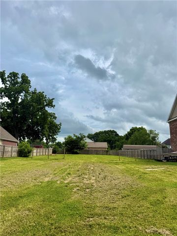 1405 NW 3rd Street, Bentonville, AR 72712