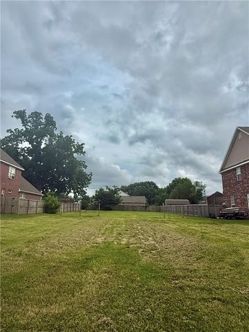1405 NW 3rd Street, Bentonville, AR 72712