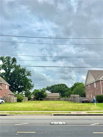 1405 NW 3rd Street, Bentonville, AR 72712