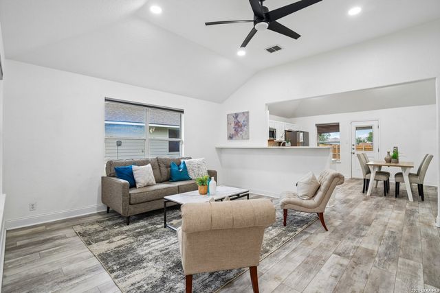 1722 Coxwold Ct, San Antonio, TX 78245