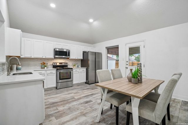 1722 Coxwold Ct, San Antonio, TX 78245