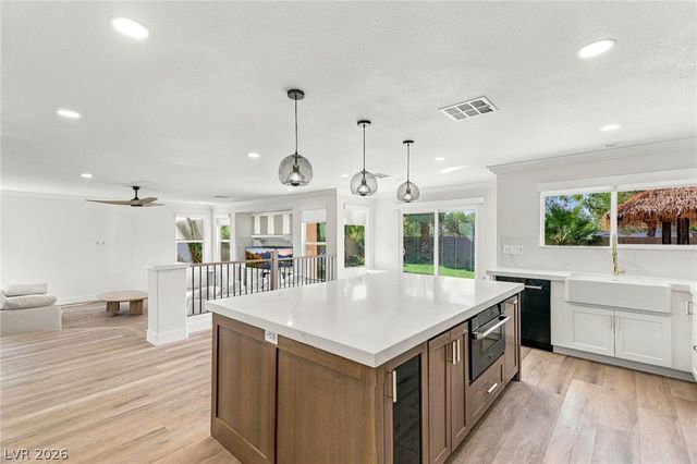 9009 Barium Rock Avenue, Las Vegas, NV 89143