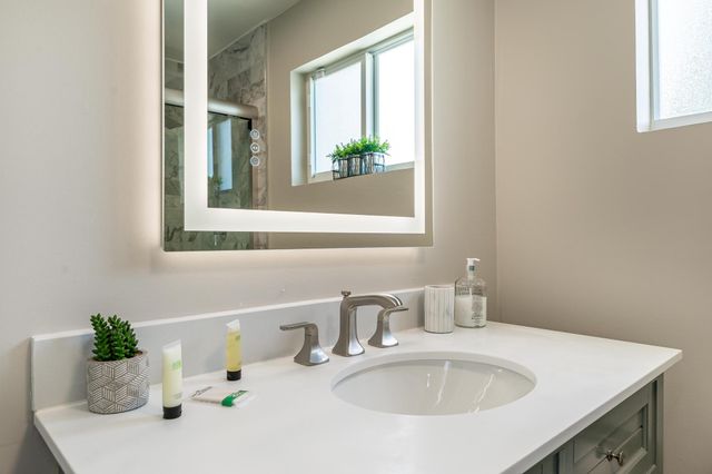 300 SE 8th Court, Pompano Beach, FL 33060