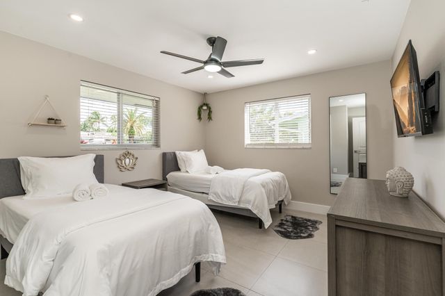 300 SE 8th Court, Pompano Beach, FL 33060