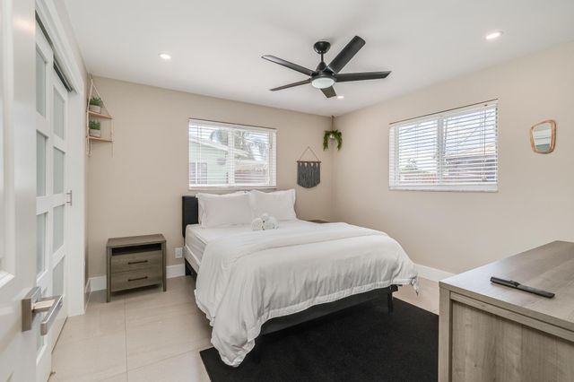 300 SE 8th Court, Pompano Beach, FL 33060