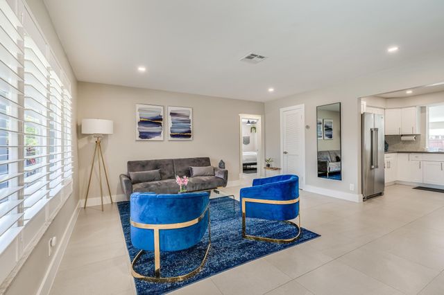 300 SE 8th Court, Pompano Beach, FL 33060