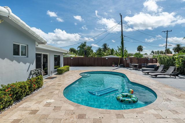 300 SE 8th Court, Pompano Beach, FL 33060