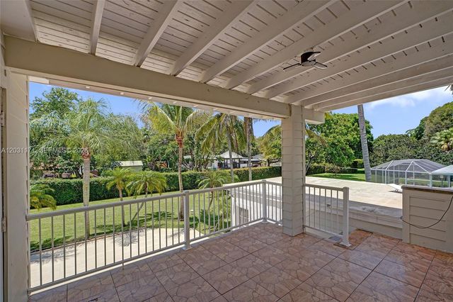 8320 SW 161st St, Palmetto Bay, FL 33157
