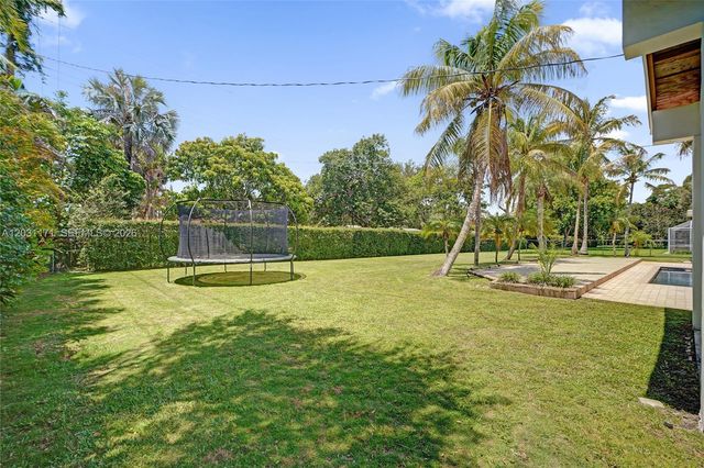 8320 SW 161st St, Palmetto Bay, FL 33157