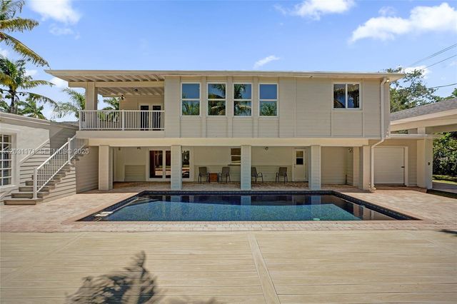 8320 SW 161st St, Palmetto Bay, FL 33157