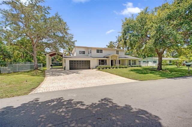 8320 SW 161st St, Palmetto Bay, FL 33157
