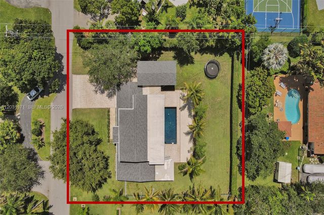 8320 SW 161st St, Palmetto Bay, FL 33157