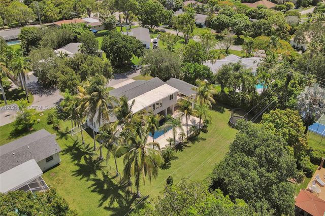 8320 SW 161st St, Palmetto Bay, FL 33157