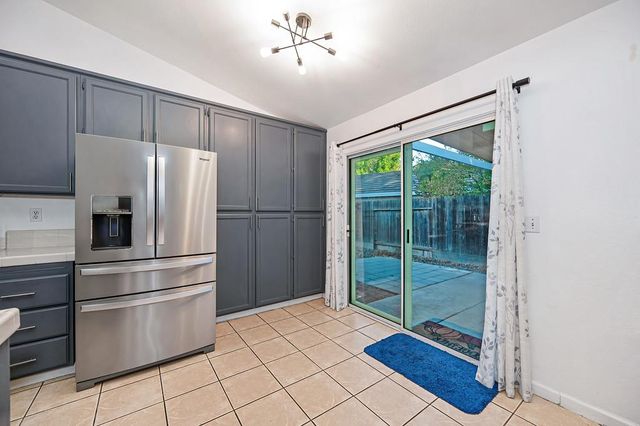 8705 Laguna Star Dr, Elk Grove, CA 95758