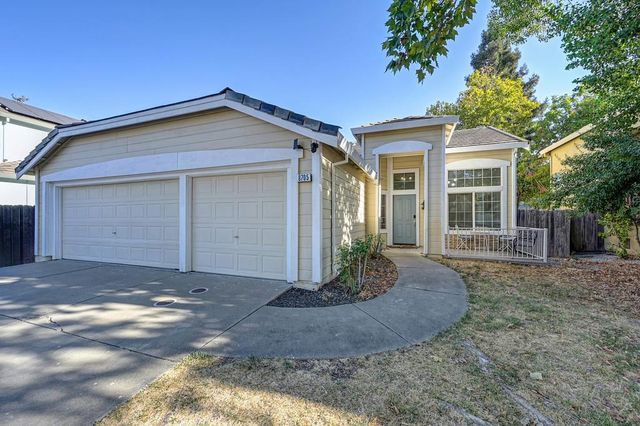 8705 Laguna Star Dr, Elk Grove, CA 95758