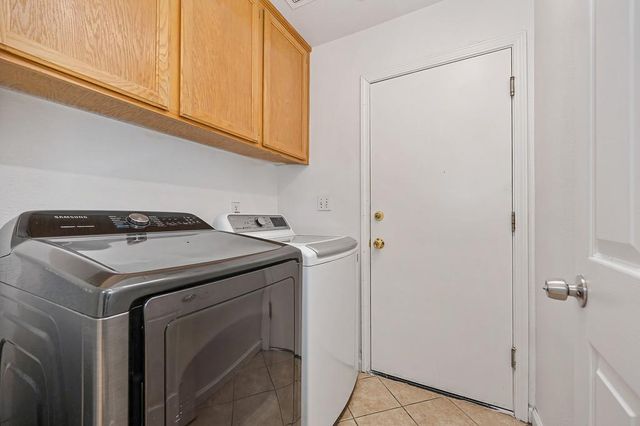 8705 Laguna Star Dr, Elk Grove, CA 95758