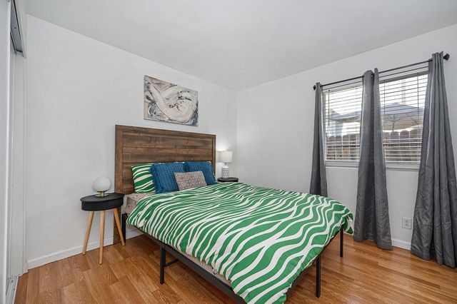 8705 Laguna Star Dr, Elk Grove, CA 95758