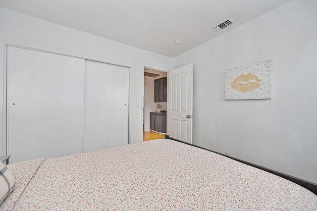8705 Laguna Star Dr, Elk Grove, CA 95758