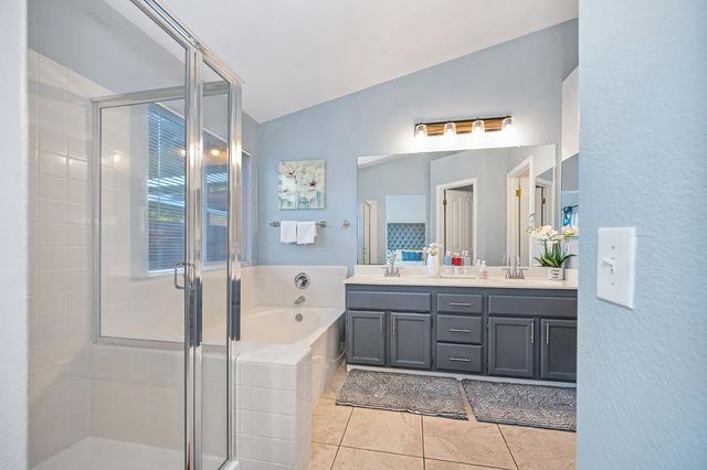 8705 Laguna Star Dr, Elk Grove, CA 95758