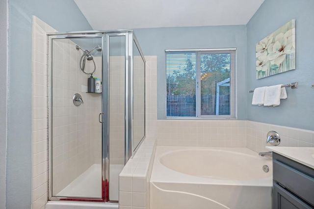 8705 Laguna Star Dr, Elk Grove, CA 95758