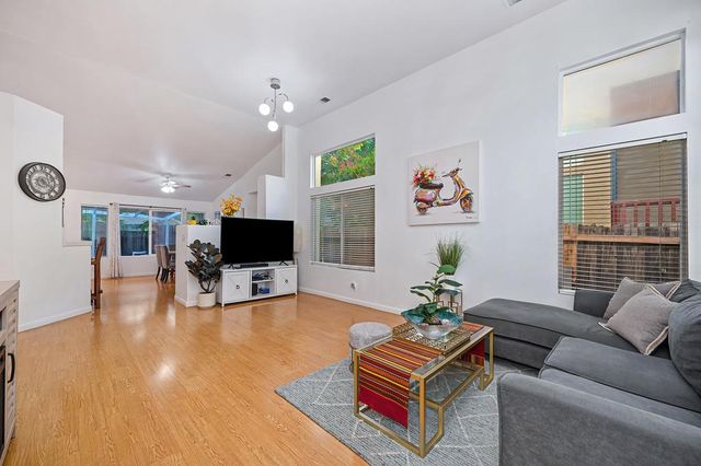 8705 Laguna Star Dr, Elk Grove, CA 95758