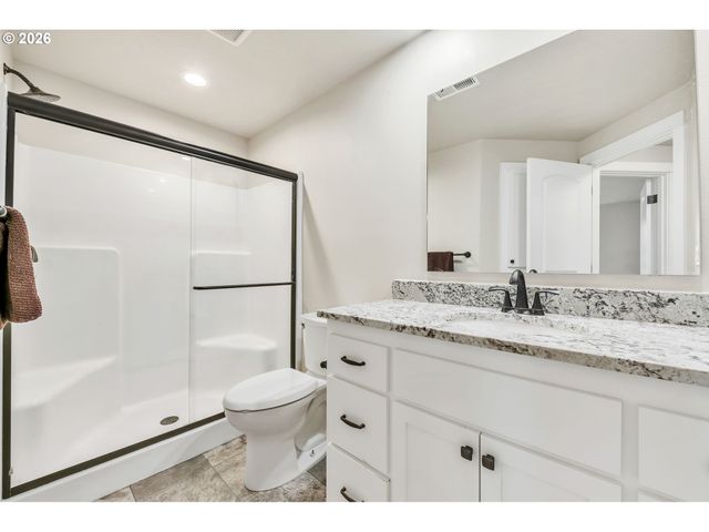 632 N 5TH St, Creswell, OR 97426