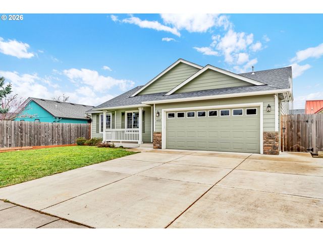 632 N 5TH St, Creswell, OR 97426