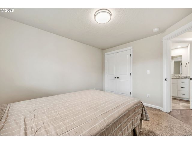 632 N 5TH St, Creswell, OR 97426