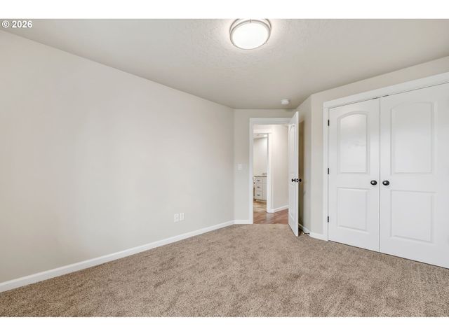 632 N 5TH St, Creswell, OR 97426