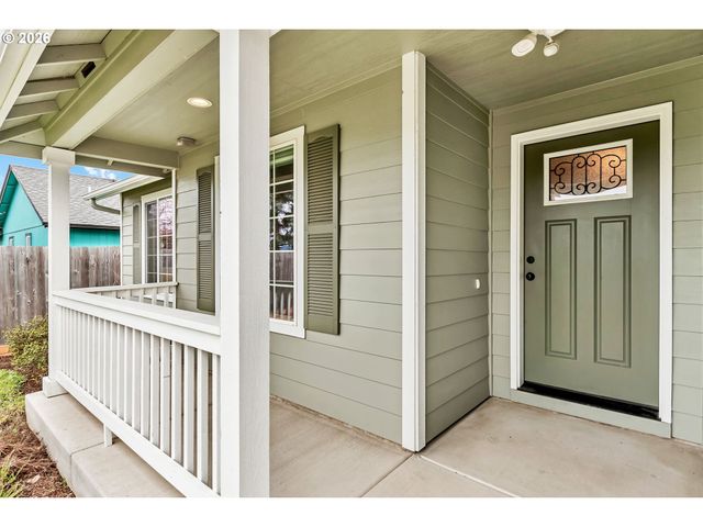 632 N 5TH St, Creswell, OR 97426