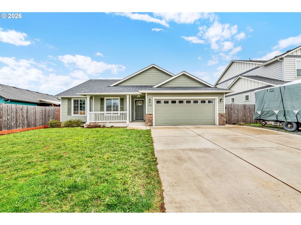 632 N 5TH St, Creswell, OR 97426