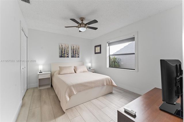 2915 NW 95th Ave, Coral Springs, FL 33065