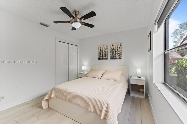 2915 NW 95th Ave, Coral Springs, FL 33065