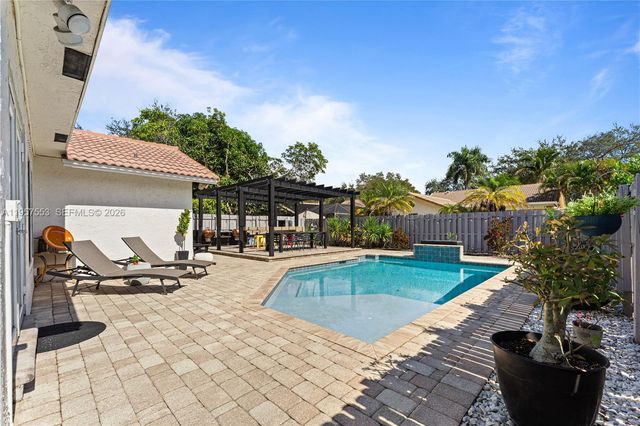 2915 NW 95th Ave, Coral Springs, FL 33065