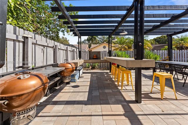 2915 NW 95th Ave, Coral Springs, FL 33065