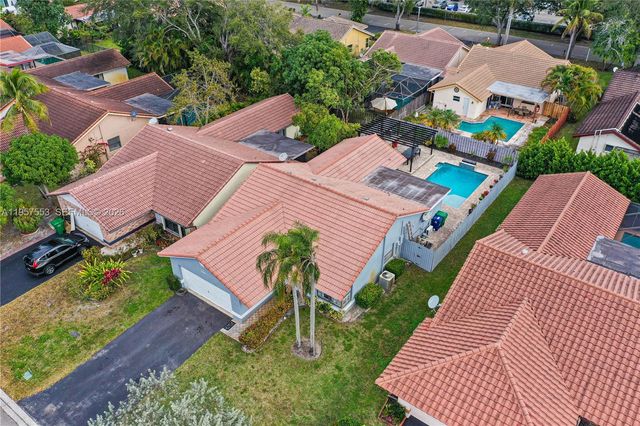 2915 NW 95th Ave, Coral Springs, FL 33065