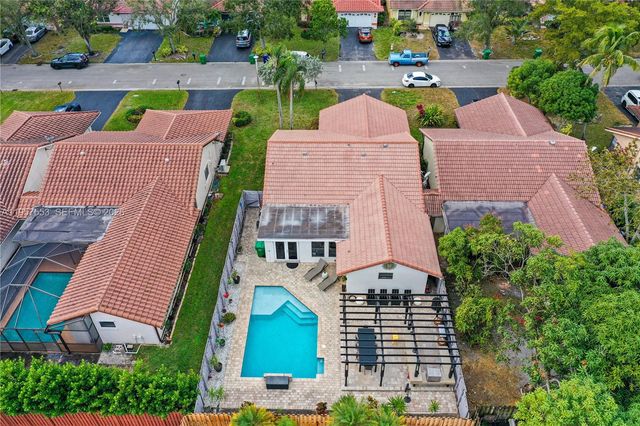 2915 NW 95th Ave, Coral Springs, FL 33065