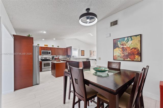 2915 NW 95th Ave, Coral Springs, FL 33065