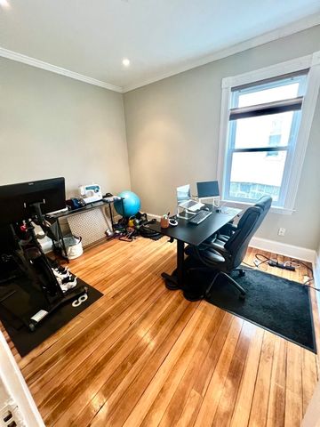 118 King Street 1, Boston, MA 02124