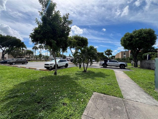 4910 NW 79th Ave 205, Doral, FL 33166